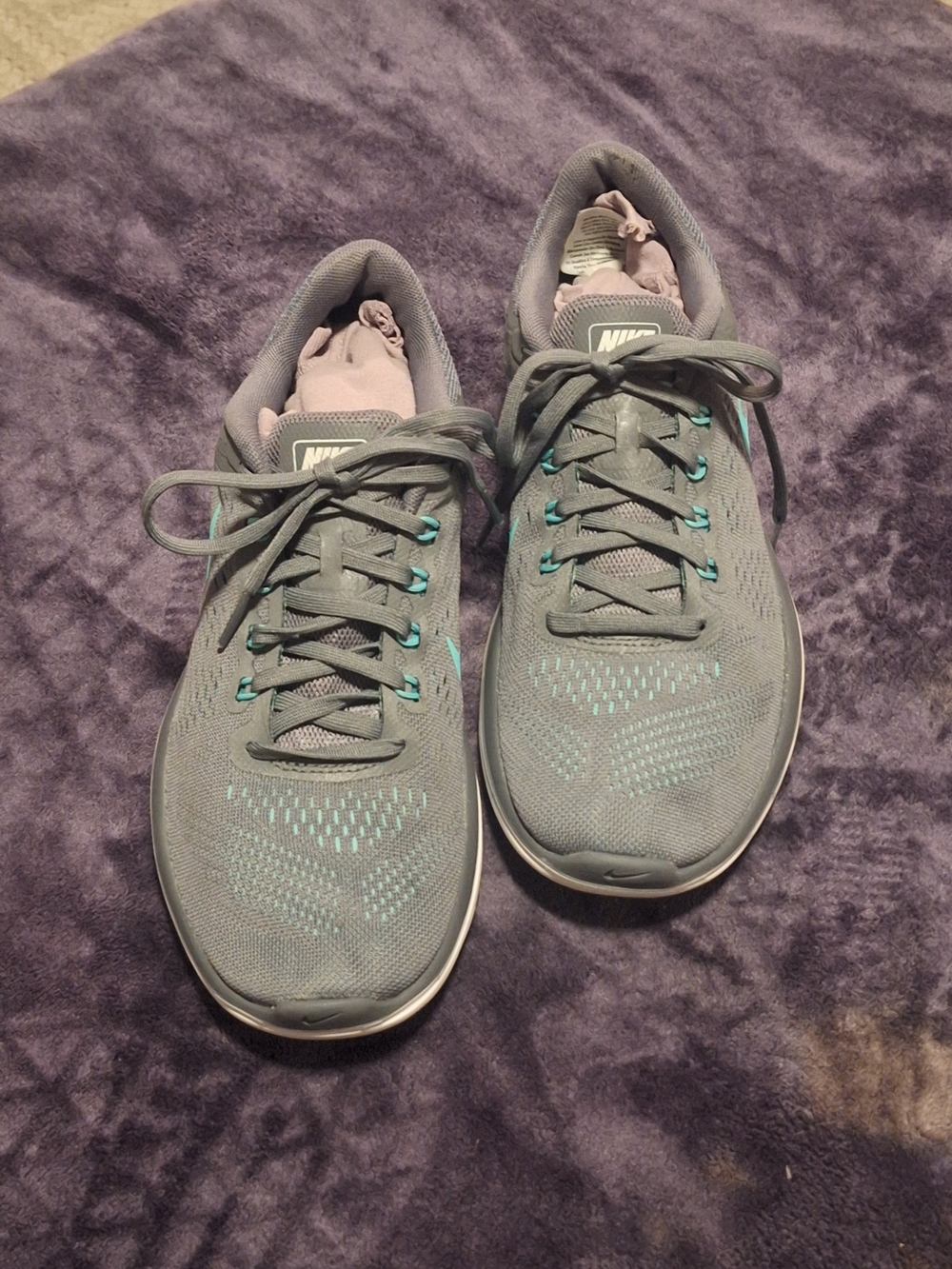 Nike Women's Grey & Teal Running Shoes